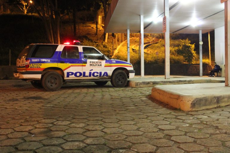 Foragido perturba passageiros e acaba preso na rodoviária de Itabira