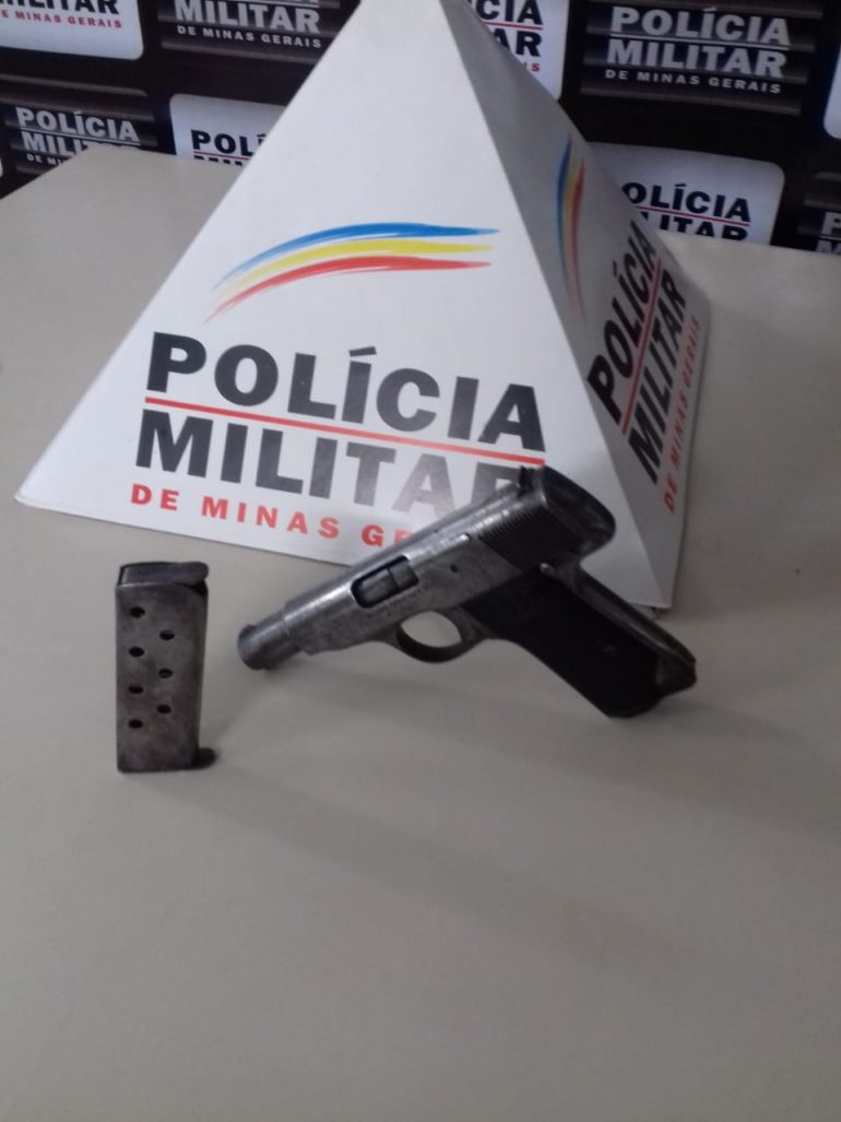 Polícia prende dois homens com arma de fogo em menos de 24h em João Monlevade