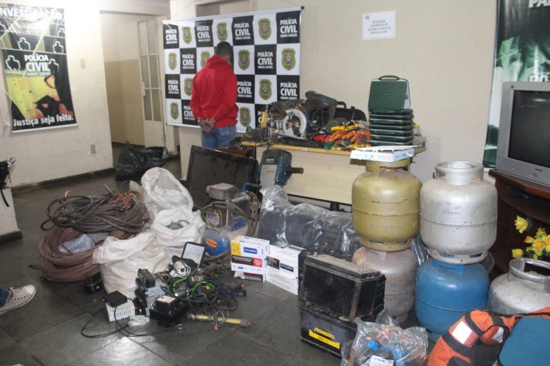 Polícia Civil apreende revólver e prende suspeito de receptação no Fênix