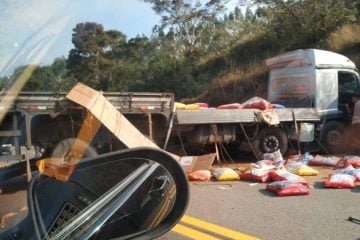Carreta tomba na MG-434 e interdita o trecho Itabira a Bom Jesus do Amparo