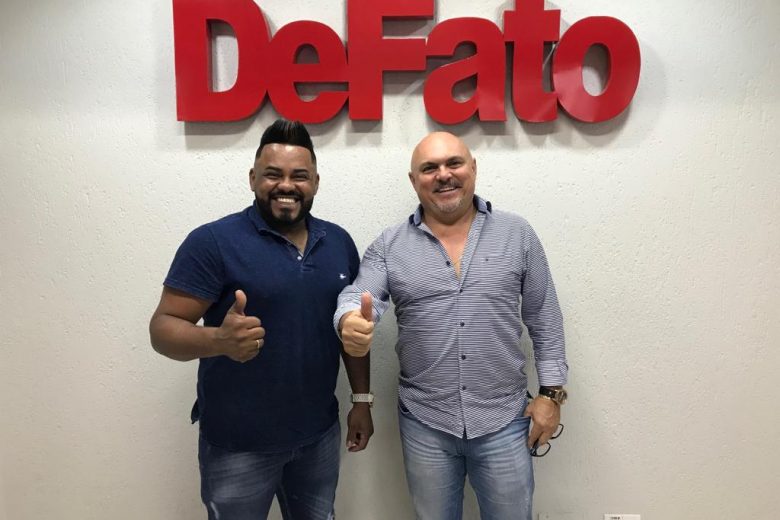 DeFato Fest terá show de abertura com cantor itabirano Miguel Oliveira