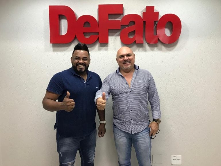 DeFato Fest terá show de abertura com cantor itabirano Miguel Oliveira