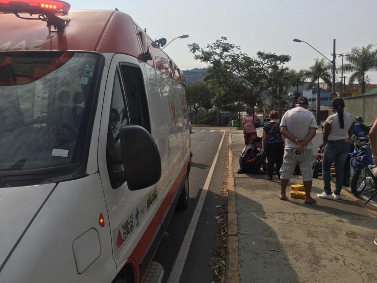 Idosa de 84 anos é atropelada por motocicleta em Itabira