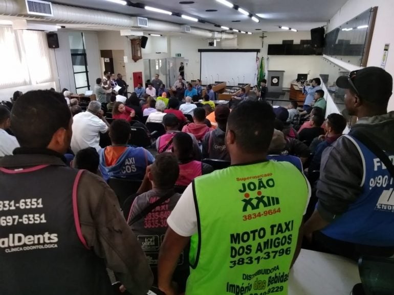 Mototaxistas vão à Câmara de Itabira discutir regulamentação do serviço