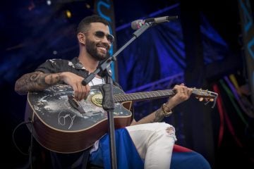 Inscrições para concurso que dará um violão entregue por Gusttavo Lima terminam neste domingo