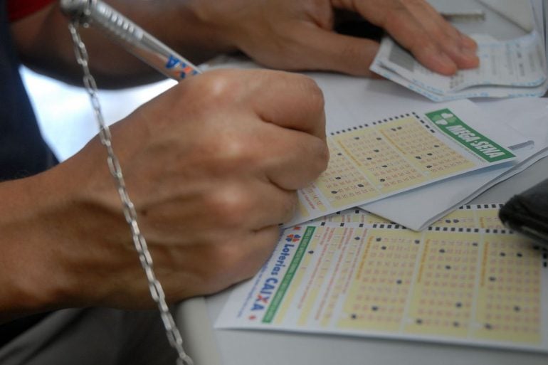 Mega-Sena acumula e vai pagar R$ 52 milhões na 4ª feira