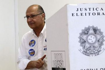 “Hoje é o dia maior da democracia”, diz Alckmin após votar em SP