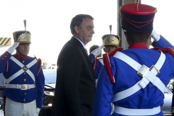 Bolsonaro vai enviar projeto para dar garantia jurídica a policiais