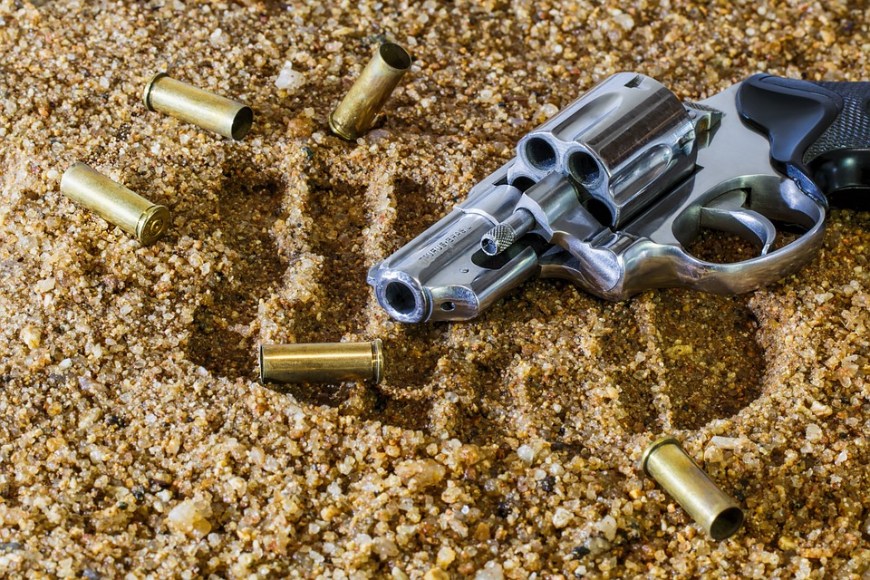 Neozelandeses entregam voluntariamente suas armas após massacre