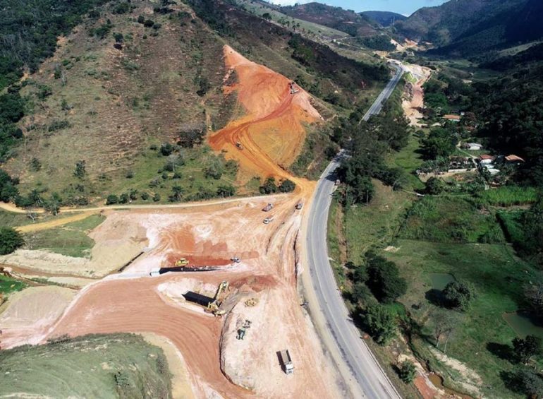 BR-381 tem interrupção programada para detonação de rochas nesta segunda