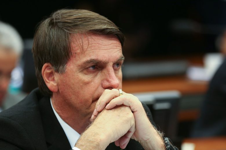 Aprovação do governo Bolsonaro cai a 32% e é a pior desde o início do mandato