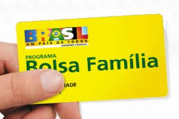 Bolsonaro anuncia criação do 13º para beneficiários do Bolsa Família