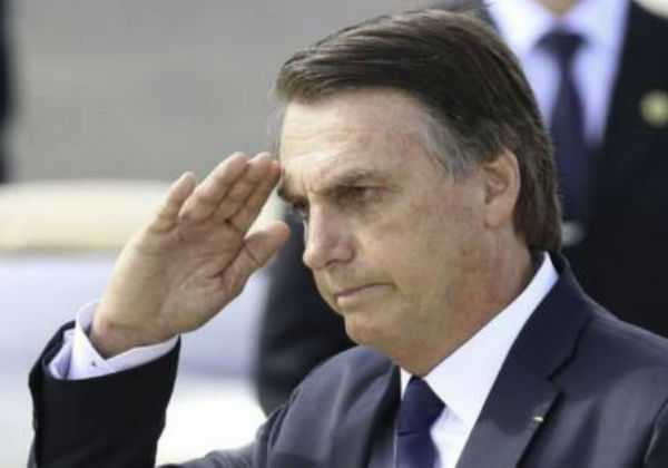 Intelectuais estrangeiros fazem manifesto contra a comemoração do golpe de 64