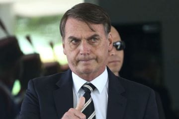 Twitter de presidente Bolsonaro com vídeo obsceno tem repercussão internacional