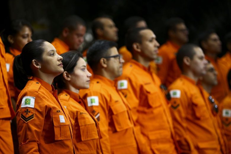 Em homenagem a bombeiros que atuaram em Brumadinho, senadores falam em regras especiais para a categoria