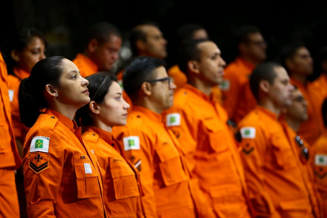 Em homenagem a bombeiros que atuaram em Brumadinho, senadores falam em regras especiais para a categoria