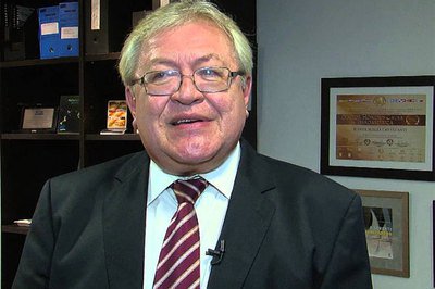 Presidente do Inep foi demitido porque “puxou o tapete” , diz Vélez