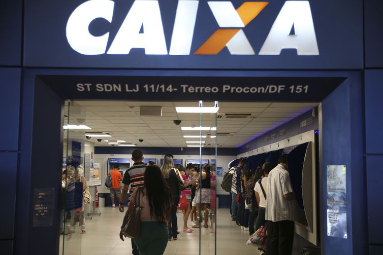 Agências da Caixa abrirão mais cedo para atender cotistas do PIS
