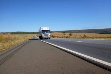 Brasil e México ampliam livre comércio e incluem ônibus e caminhões
