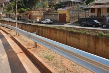 Contra risco de enchentes, Prefeitura inicia desassoreamento de canal no Gabiroba