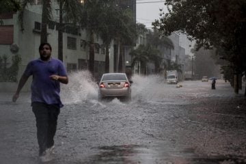 Temporal mata duas pessoas e alaga regiões da Grande São Paulo