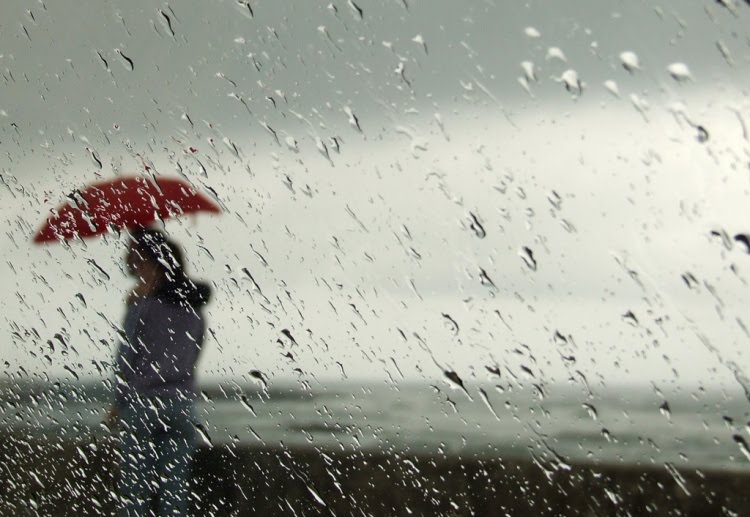 Verão começa hoje à noite e será marcado por chuvas e temperaturas acima da média