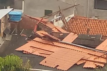 Temporal destelha casas, destrói ruas e derruba árvores em Mariana