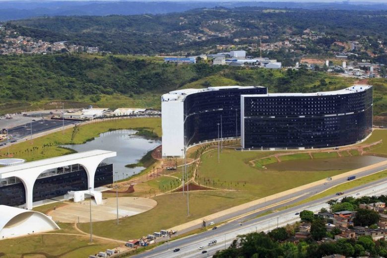 Programa de recrutamento do governo está com vagas de chefia em aberto