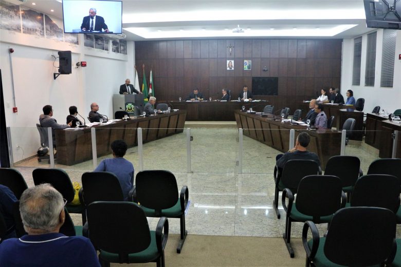 Vereadores aguardam explicações sobre quatro projetos de Lei em Monlevade