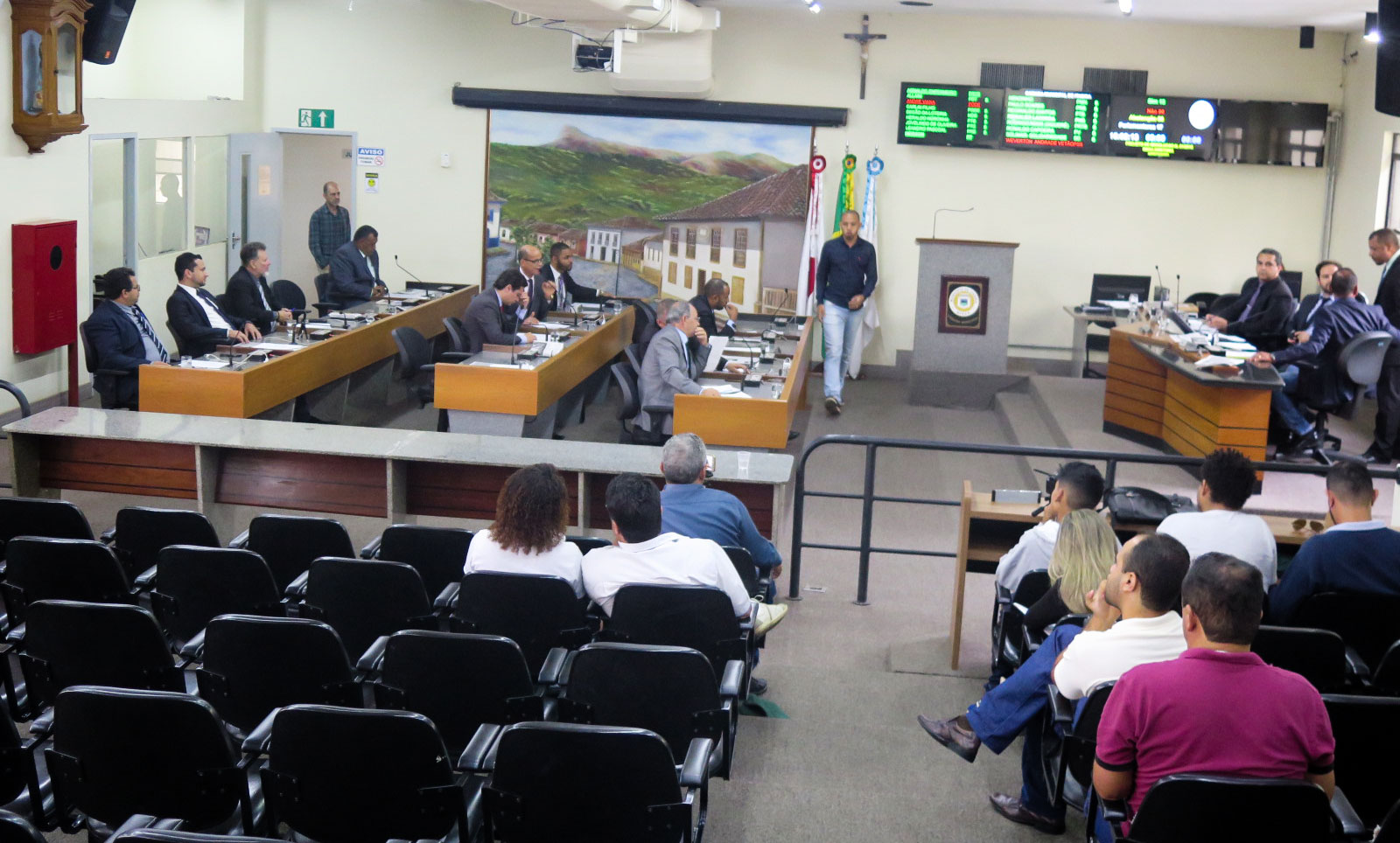 Em reunião extraordinária, vereadores aprovam em 2º turno empréstimo milionário à Prefeitura