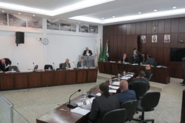 Câmara de Monlevade aprova repúdio ao Enem por questão com dialeto LGBT+