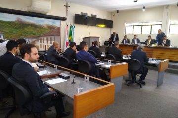 De olho na reeleição, vereadores preparam “troca-troca” de partidos na Câmara de Itabira