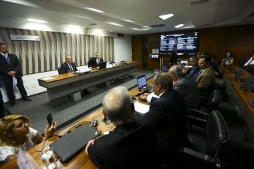“Não há barragem segura no Brasil”, diz ministro de Minas e Energia 