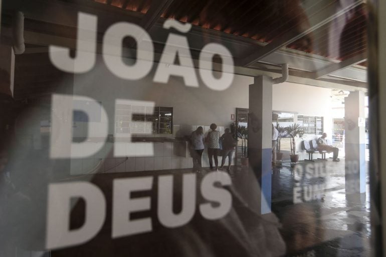 Mesmo com denúncias, centro de João de Deus manterá atendimentos