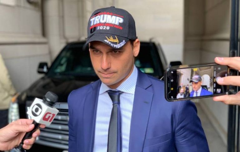 Eduardo Bolsonaro posta mensagem de apoio a Trump e cita criação de nova rede