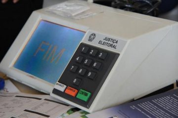 Eleições municipais serão no feriado de 15 de novembro, afirma senador