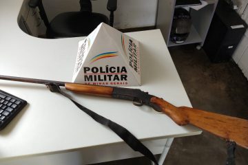 Polícia Militar acha espingarda dentro de sacola em zona rural