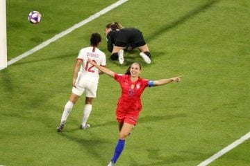 Estados Unidos vencem Inglaterra em jogo emocionante e estão na final da Copa do Mundo Feminina