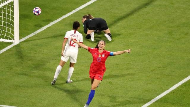 Estados Unidos vencem Inglaterra em jogo emocionante e estão na final da Copa do Mundo Feminina