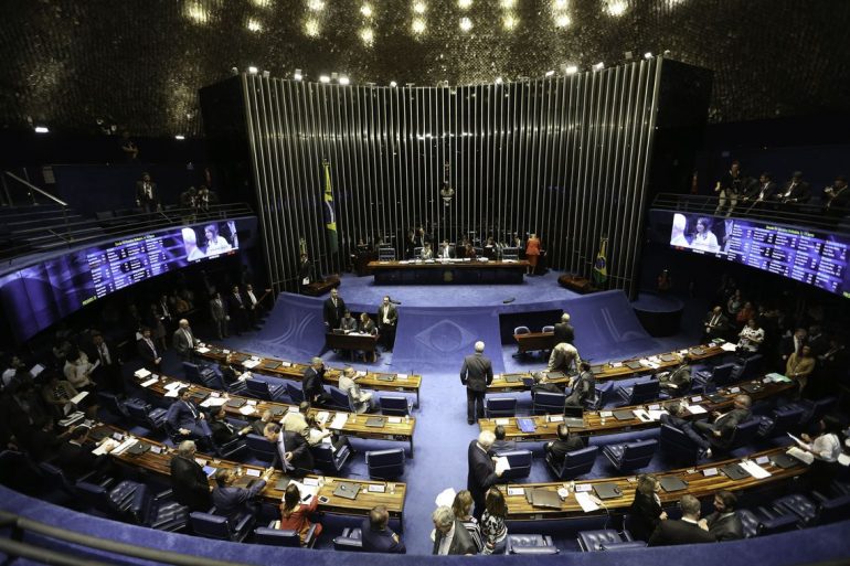 Aprovada lei que fixa prazo para notificar violência contra mulher