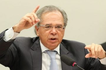 “Brasil é uma baleia ferida que não consegue se mover”, diz Guedes