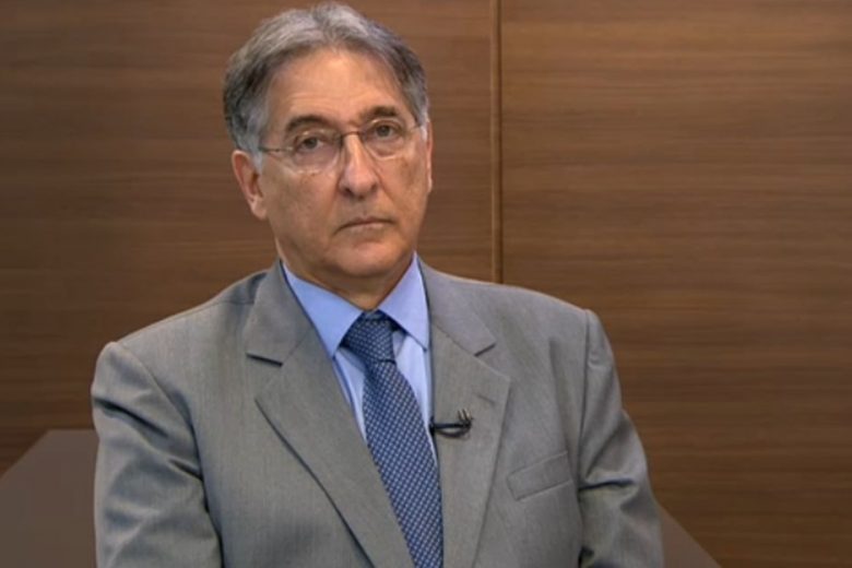 PF faz buscas em endereços ligados ao ex-governador Fernando Pimentel