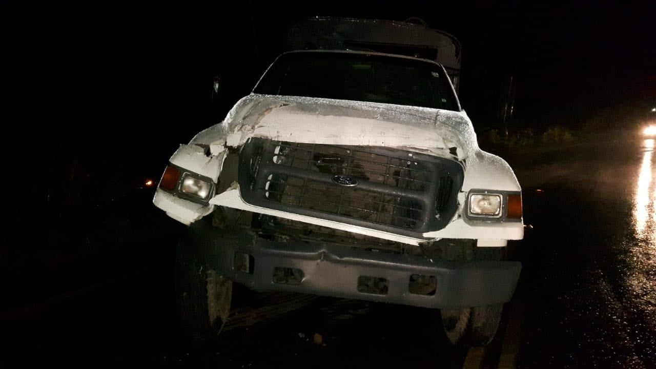 Colisão frontal entre dois veículos deixa um morto e um ferido na estrada para Ferros