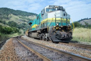 Trem de passageiros da ferrovia Vitória-Minas volta a operar