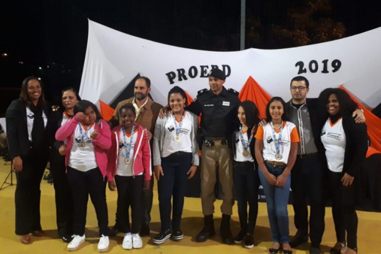 Confira fotos da formatura do Proerd em Santa Maria do Itabira