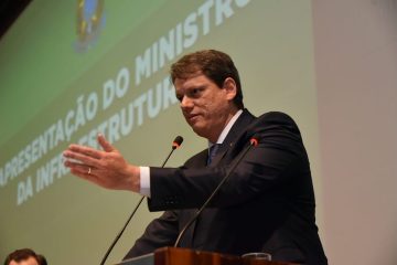 Ministro da Infraestrutura defende fim da pesagem por eixo