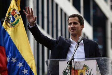 Em dia de protestos tímidos, Guaidó pede que venezuelanos continuem saindo às ruas