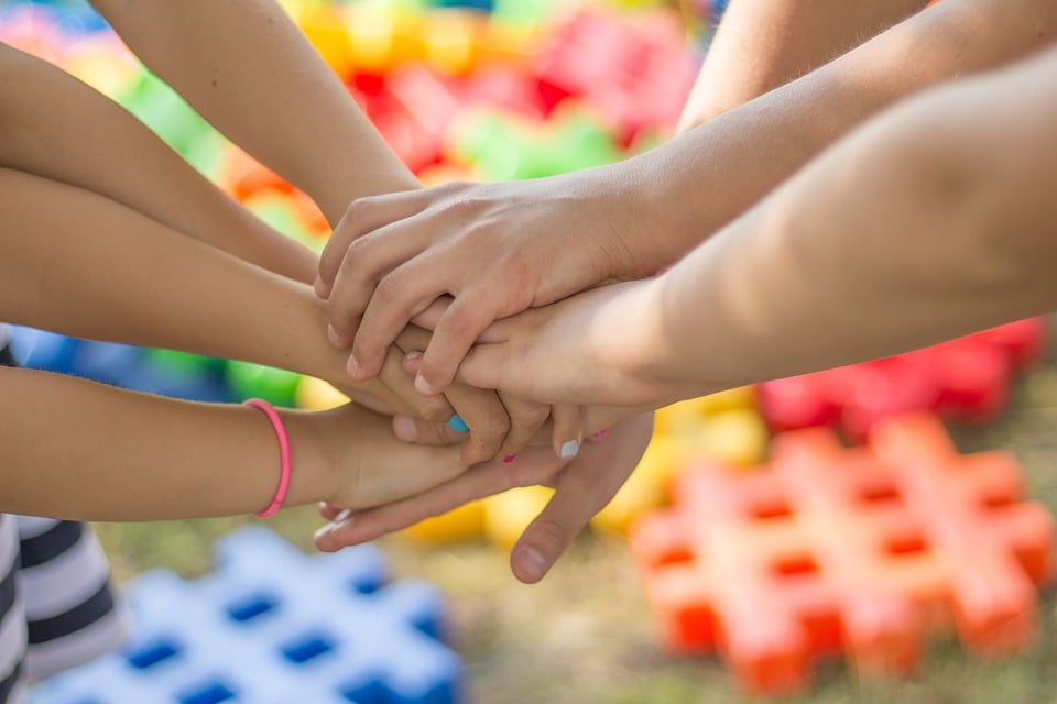 Curso gratuito oferece capacitação sobre os direitos das crianças e dos adolescentes