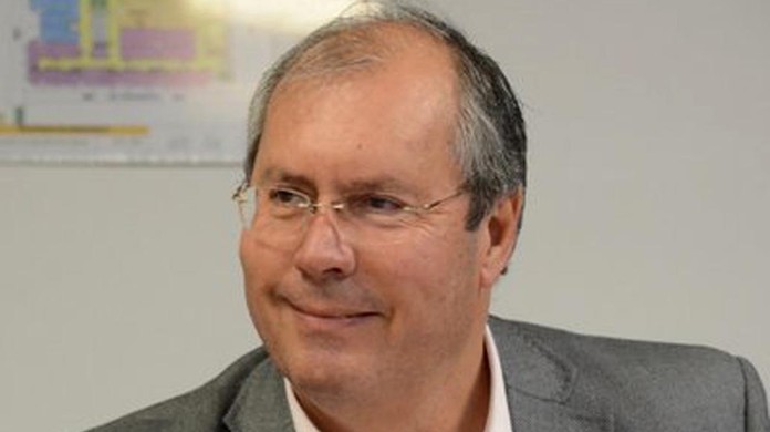 Deputado argentino é baleado no tórax em ataque próximo ao Congresso