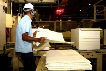 Produção industrial em março teve queda de 2,2% em Minas Gerais